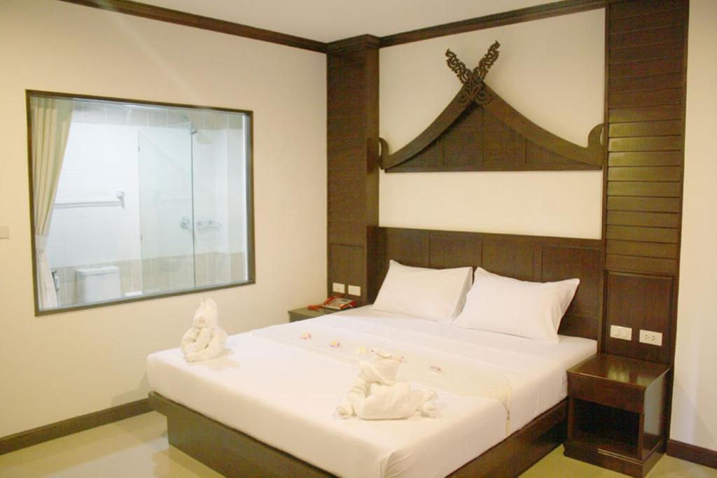 Santi White Hotel Phuket Room photo