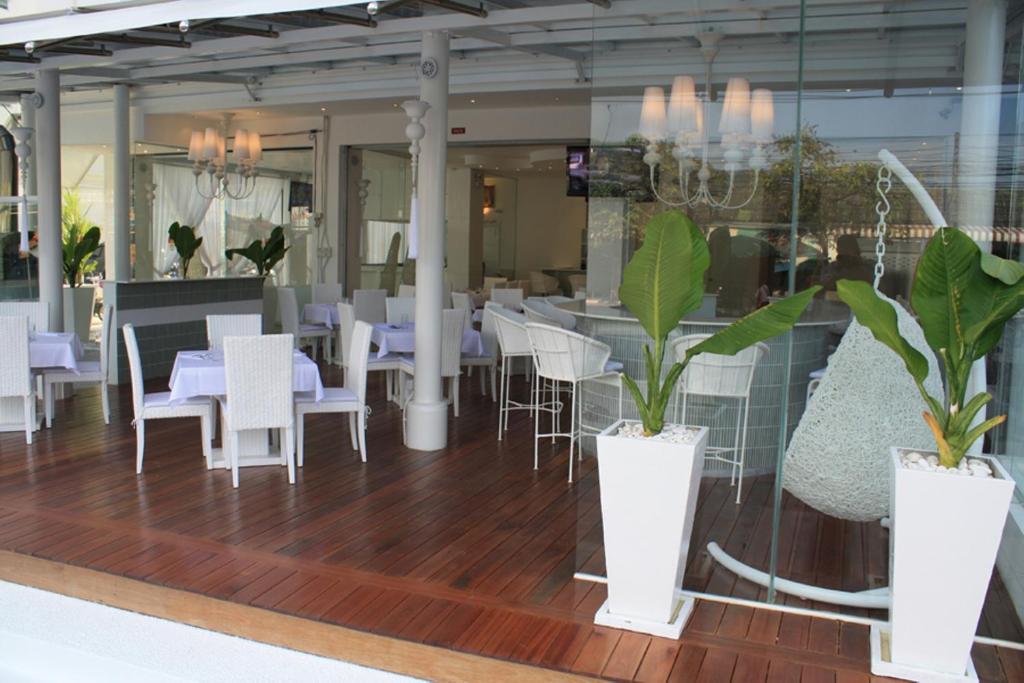 Santi White Hotel Phuket Exterior photo